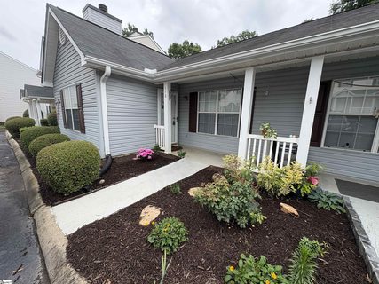 110 Hammett Grove Lane sold townhome in Hammett Farms, Greer, SC