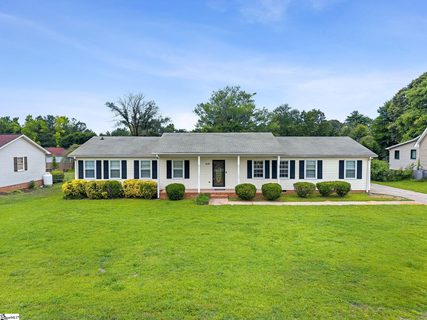 608 Lenhardt Road pending home in White Oak Hills, Greenville, SC