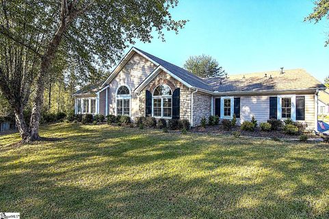158 Grinders Circle pending condo in The Ravines At Spring Mill, Greer, SC