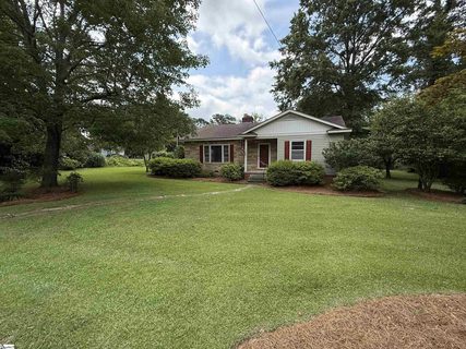 301 Pine Street pending home in College View, Clinton, SC