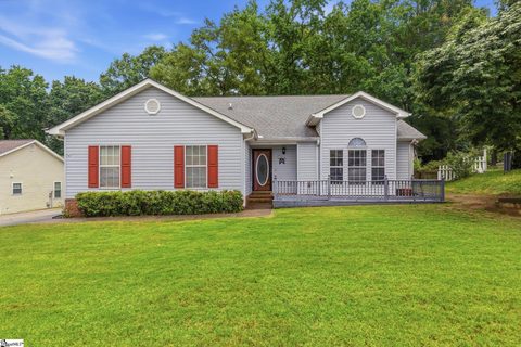 Homes in Martins Grove, Simpsonville