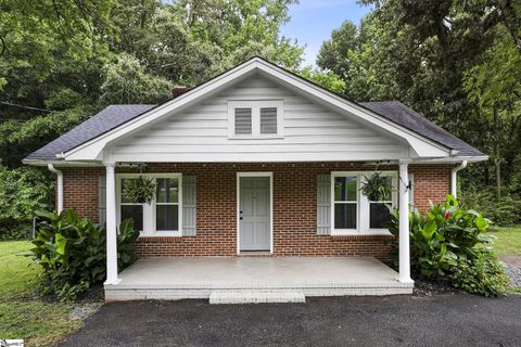 27 Maxie Avenue active home in Cochran Heights, Greenville, SC