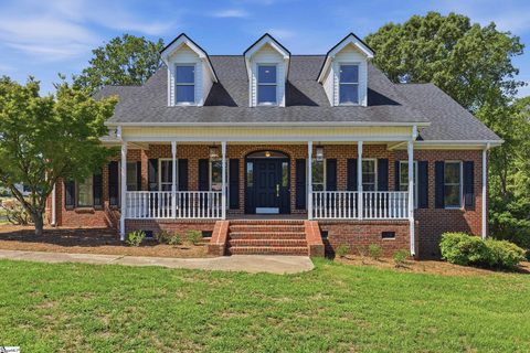 Homes in Crown Pointe, Simpsonville
