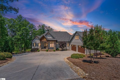 559 Leaning Pine Trail