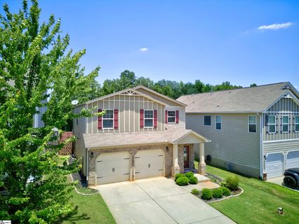 190 Heatherwood Lane active home in Heatherfield, Greer, SC