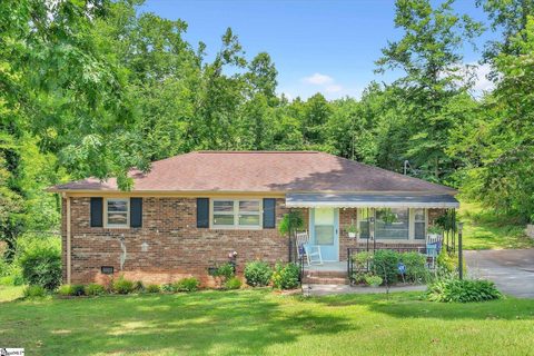 16 Theodore Circle pending home in Carolina Heights, Greenville, SC