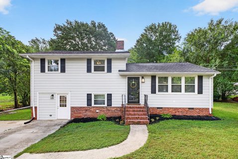 112 E Belvedere Road active home in South Forest Estates, Greenville, SC