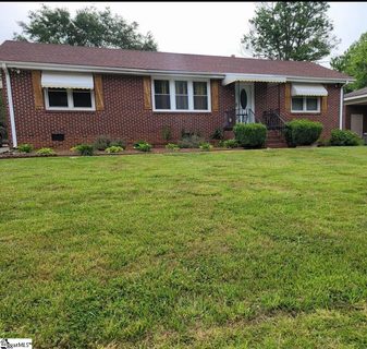 110 Knox Street active home in Glendale Heights, Greenville, SC