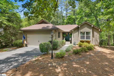 11 Pine Garden Way Drive active home in Keowee Key, Salem, SC