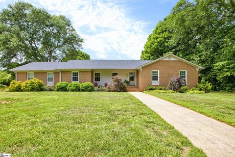 110 Swindon Circle sold home in Kingsgate, Greenville, SC
