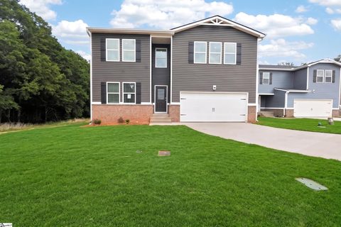 101 Spring Knoll Way active home in Reedy Creek Estates, Fountain Inn, SC