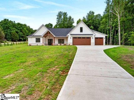 501 W Peninsula Drive active home in Lake Rabon Estates, Laurens, SC