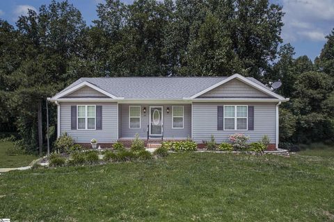 119 Nicholas Court active home in Lenhardt Creek, Easley, SC