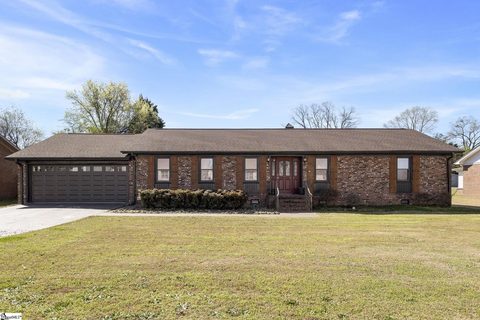 1218 Brushy Creek Road active home in Carriage Estates, Taylors, SC