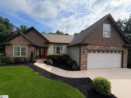449 Abberly Lane active home in Shaftsbury, Boiling Springs, SC
