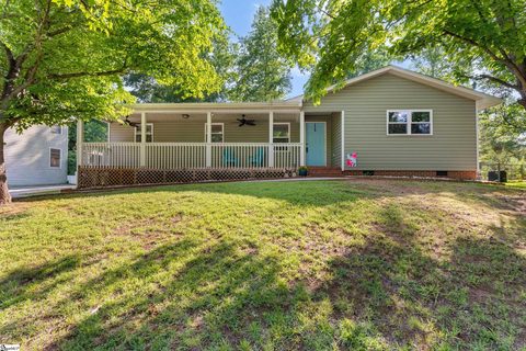 104 Pinonwood Court pending home in Westwood, Simpsonville, SC