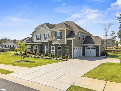208 Isleview Place pending home in Highland Colony Estates, Greer, SC