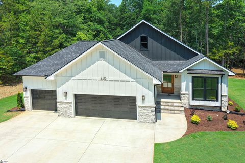 719 Pinson Farm Road sold home in The Bluffs At High Point, Belton, SC