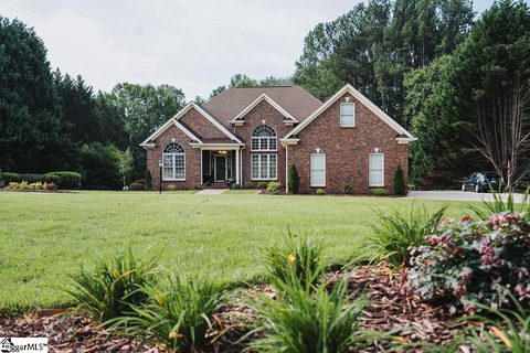 Homes in Lanfords Pointe, Taylors