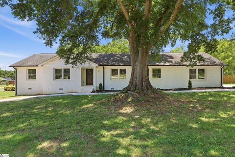 2 Melbourne Lane active home in Wellington Green, Greenville, SC