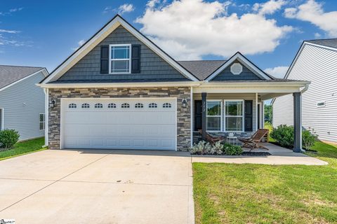 202 Highland Springs Loop pending home in Highland Springs, Inman, SC