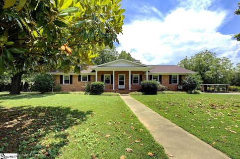 202 Ridgecrest Court pending home in Greenbrier, Simpsonville, SC