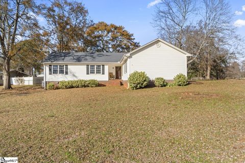 304 Stonehaven Drive active home in Stonehaven, Anderson, SC