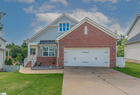 240 Rivers Edge Circle active home in Fairview Chase, Simpsonville, SC
