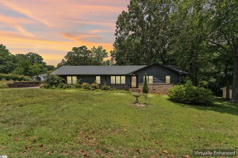 15 Weehawken Circle active home in Weehawken Hills, Taylors, SC