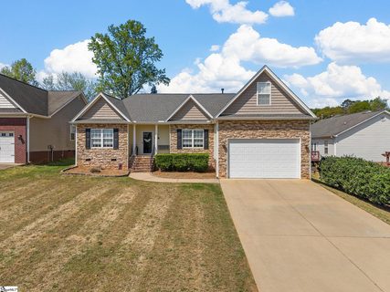 414 Landstone Terrace active home in Heritage Creek, Boiling Springs, SC