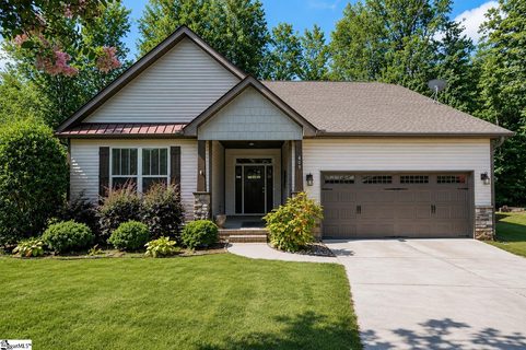 Homes in Edgebrook, Travelers Rest