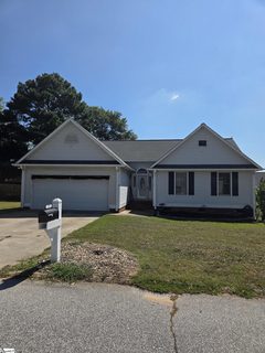 16 Fitzpatrick Court sold home in Eagle Watch, Fountain Inn, SC