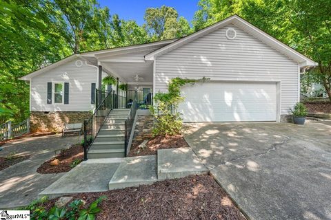 1303 S Arrowhead Drive active home in Chickasaw Point, Westminster, SC