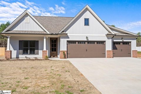 206 Palmetto Farms Way active home in Palmetto Farms, Pelzer, SC