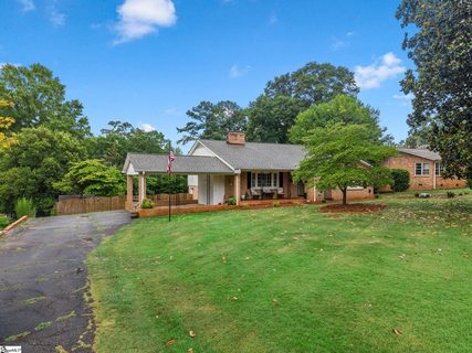 120 Cart Drive active home in Hillbrook Forest, Spartanburg, SC