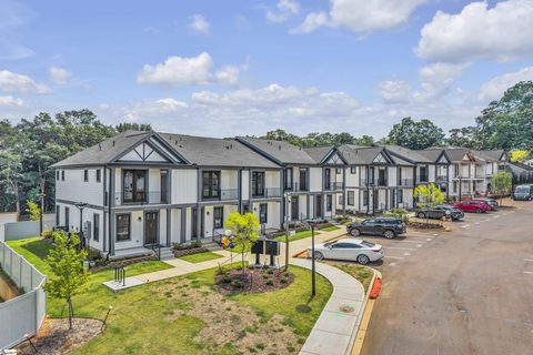 9 Hawthorne Lane Unit 102