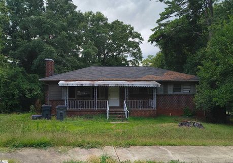 113 Brookforest Drive active home in Belle Meade, Greenville, SC