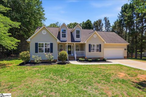 1 Brooke Lee Circle active home in Beaver Brook, Taylors, SC