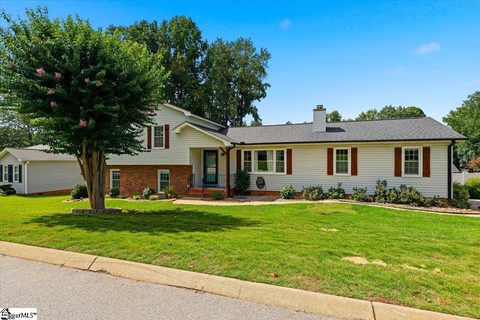 302 Waterbury Court pending home in Ambergate, Simpsonville, SC