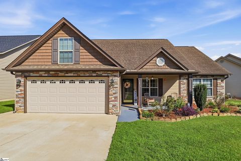 870 Vandenburg Drive active home in Glen Lake, Boiling Springs, SC