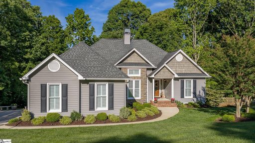 204 Torrey Court pending home in Martins Grove 2, Simpsonville, SC