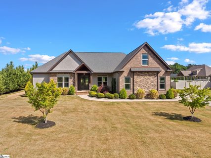640 Double Bridge Road active home in Monreve Village, Boiling Springs, SC