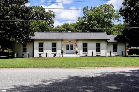 315 Griffin Road pending home in Pine Brook Forest, Greenville, SC