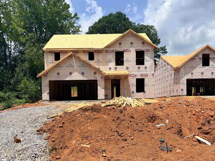 405 Lake Circle Drive active home in Mills Mill, Greenville, SC
