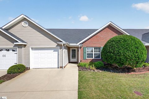 43 Magnolia Crest Drive pending townhome in Magnolias At Southridge, Simpsonville, SC