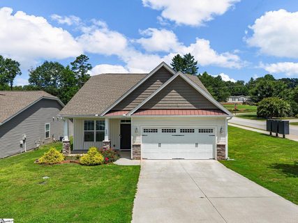 200 Everard Lane active home in Crosswinds, Greer, SC
