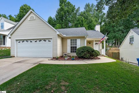 109 W Fall River Way active home in Standing Springs Estates, Simpsonville, SC