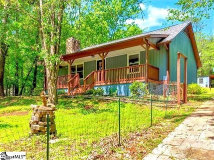 206 Pecan Drive active home in Foxwood Hills, Westminster, SC