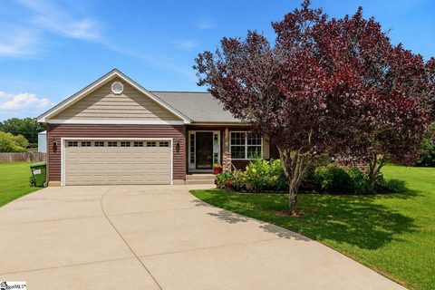8 Gladwin Court pending home in Woodlands At Walnut Cove, Greer, SC