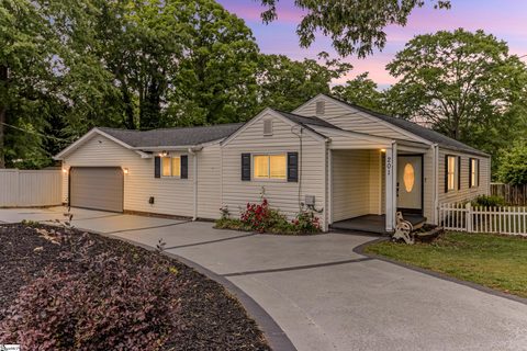 201 S Pliney Circle pending home in League Estates, Simpsonville, SC